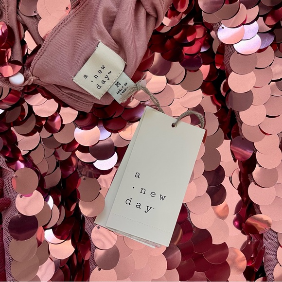 A New Day Pink Sequin Crop Top - Picture 6 of 7